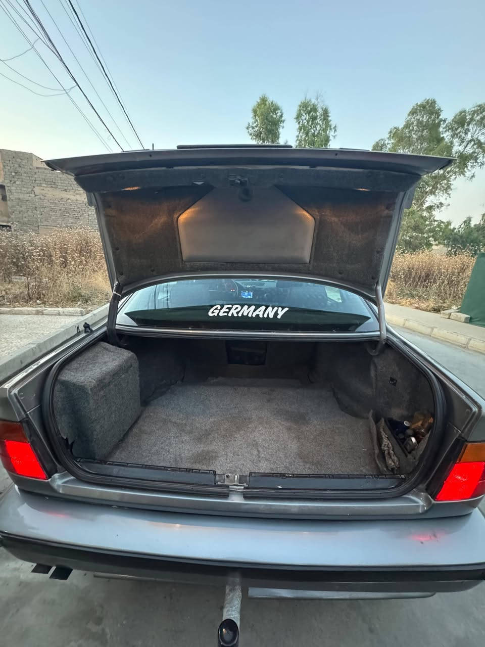✨ وصلت حديثاً إلى مكتب رهف 
خلينا نقدم لكم عرضنا المميز لهذا اليوم! 🚘💨
📋 تفاصيل السيارة:
🔹 السيار 🚗 بي ام 
🔹 الموديل: 1992
🔹 الوارد: 
🔹 ناقل ⚙️شرط
🔹 المحرك:          شرط       🛠✅
🔹 الرقم: نينوه الماني سنويه ما صاقطه
🔹 الضرر ( بدون اي ضرر صبغ جماليه فقط سيارا فول واحد علا واحد بس كير عادي. محرك كبس  نضافه  فول شركه شرط 
💸 السعر. 70 وبيها مجال بصيط
📍 موقعنا:
الموصل - حي الزنجلي - قرب مول دريم 📍🏢
⏰ أوقات العمل:
من الساعة 09:00 صباحاً وحتى 10:00 مساءً 🕘🌙
📞 للتواصل والاستفسار:
يسعدنا استقبال اتصالاتكم المباشرة خلال ساعات العمل:
📲 ***********
📲 ***********
🌟 مكتب رهف.. اختياركم الأمثل لسيارة العمر! 🌟
