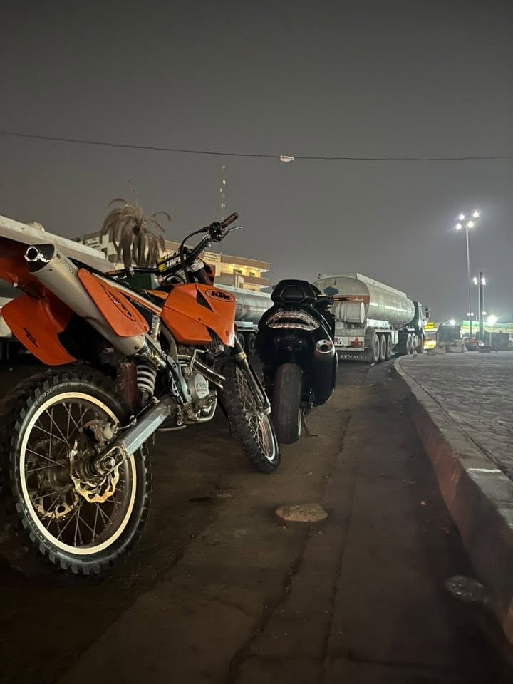 Ktm  250 EXC 2007
اصل الدراجه شلعه تشك الكاع 
دراجه تخبل جيب فيتر وتعال افحص 
چوابه جدد دهن اول بارحه بدلته موتل 
دسكات جديده 
بغداد مكانهه 
19 وبيهه مجال
***********
فقط واتساب تجي تاخذهه من باب البيت
