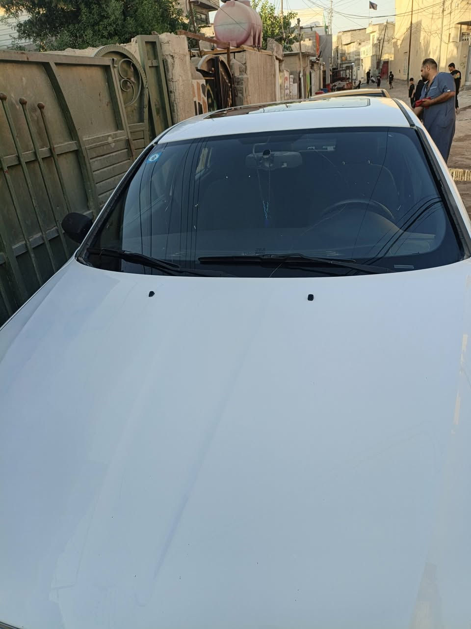 السلام عليكم سي200 موديل 11  للبيع 68ورقه وبيهه مجال بسيط مستعجل ع البيعه *********** الشراي هذا رقم تلفوني
