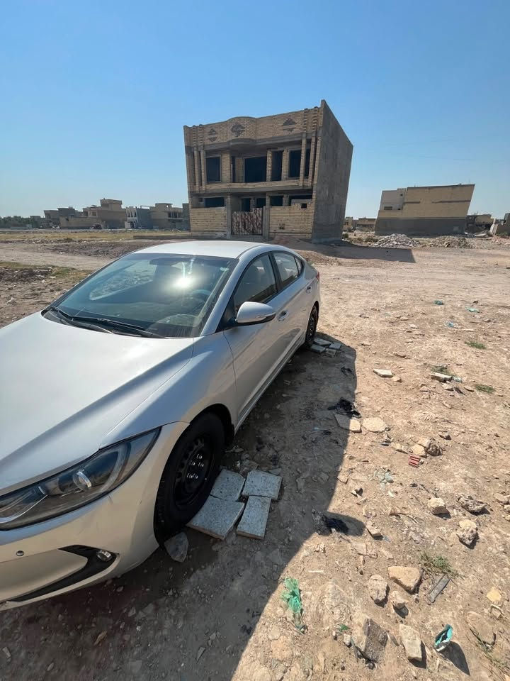 النترا للبيع

موديـل : 2018

ماشيه 142 كيلو

بيها اربع اصابع بارد بطرف البنيد
 سونار بصور

كير ومحرك مكفولات مـِن فتح
تبريد خير من الله

سيارة خليجي حتى الكتلوكات الشركه موجوده ويل كب الاصلي موجود رقم بغداد تحويل ثاني يوم

محركها 2.0 دوش 

كير AT

المواصفات : 

نص مواصفات المعروفه

شاشه اندرويد

السعر : 129 

مكان : بغداد الشعله 

رقم : ***********
موجود اتصال و واتساب
