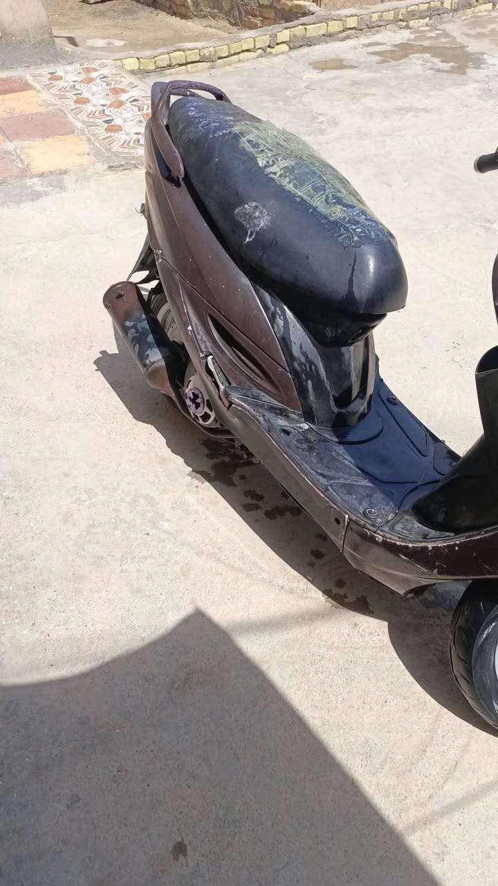 رسلام عليكم للبيع مال جناي بسعر مناسب 250 دراجه ما عوزهه شي ماب تروح بيهه الشقلك تريد تتب بكيفك ***********
