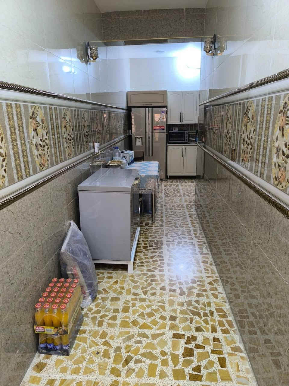 السلام عليكم صلي على النبي بيت للبيع فقط (للبيع فقط)  مساحته 125 طابقين
شارع 10
البناء طابوق طابقين
الطابق الاول كاشي
الطابق الثاني بورسلين
الموقع الجغيغي الثانيه 
قرب جامع  صفوة الرحمن وافران النعيمي
سنة البناء 2022. .. يتكون من حمامات عدد 2 مناور عدد 2 استقبال. .. مطبخ. ..صالة وغرفة وحده بالطابق الارضي. ...وغرفتين بالطابق الثاني وحده من عدهن سويت
السعر 123 مليون بي مجال بسيط للاستفسار خاص او اتصل على الرقم ‏‪+964 787 688 4455‬‏
