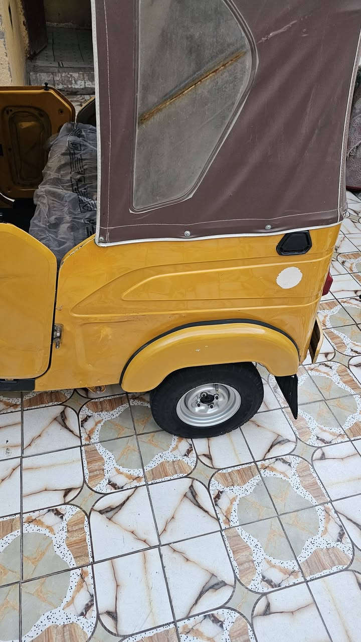 لتكتك باجاج موديل 21رقم وسنويه نكليزي البدي كفاله المكينه مجفته تجفيت شركه ناعمه وحلوه لاتبخير ولا تنقيص تكتك جاهزه مجهزه تخم تاير جبلي سيبايه مال جناي السعر 6800 مكاني بلبصره وهاذ رقمي ***********
