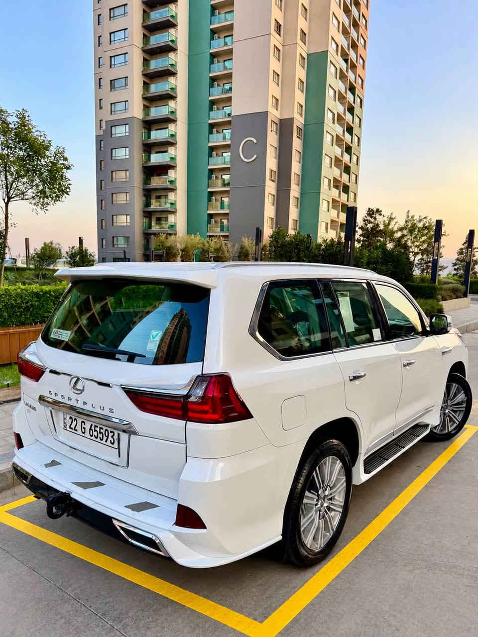 Lexus.570LX.2017. 🔚 بريم اصلى🦅.✅
لكــزز هيبـة الشـوارع 🧿

ملاحظات:-
صبـغ ❌
بدون شخط
بدون رصعات
بدون صبغ
بدون رمل 
حتى دعاميات ولحية بدون صبغ
لله الحمد سيارة زيروووو

سيارة كلش حلوة نظيفة مرتبة لوك لوك 
___ماشية 72 الف❇️
ماشية بشرط فحص كومبيتر 
سيارة باقية عل نظافتها لوك لوك 
كل جسمها بشرط سيارة باقية نظافة زيرو
.....

سعر 565$
موديل2017
حجمً المحرك.5.7🦅
ماشية.72 الف.
سبير منازل♻️
••••••••
محرك كير بشرط لحد شهر
هزة براد سنوية  جديد
رقم دولي جديد 
والسيارة باسمي تحويل مباشر❇️

.-.-.-.-.-.-.-

مواصفات ساس بريم اصلى LX570💫

سلايد
داخل احمر 
ثلاجة
صندوك جك 
كشـن تبريد تدفئة 
ستيرن كهربائي 
شغال 
رادار امامي 
كامرة 
حساس 
خمس كامرات
راس DVD
دبل اكسل 
كامل زينون 
ستة سيدي
يدات بصمة
مرايات كهربائي 
ستيرن وكشت خزن
رادار شارع
دبل هواء 
بخ ماء
كشن جلد 
تحديد سرعة
بنزين ECO
شاشه لمس
تبريد مركزي
وبعد وبعد….
مكان : سليمانییە
سعر.565.$
***********
