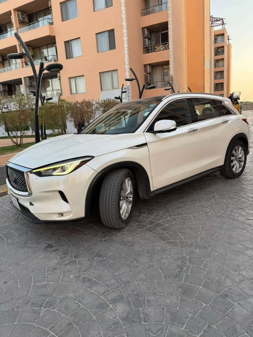 � للبيع إنفنتي QX50 2019 فول أوبشن
السعر جوة سوك بهواي🔥
🇨🇦 وارد كندي | بدون ضرر | بيها بارد

🔧 محرك VC Turbo مبدل جديد

⚡ سعة 2.0 تيربو | سريعة ونشطة جداً

📍 رقم بغداد | تحويل مباشر (مشروع وطني)

━━━━━━━━━━━━━━

🔥 المواصفات والتجهيزات:

• محرك VC Turbo فول مبدل جديد 2.0 Turbo

• بانوراما (سلايد كبير)

• شاشتين حجم 8 إنج

• مرايا النقطة العمياء + مرايا قلاب

• كامرات 4 (360 درجة)

• تشغيل عن بُعد + تبريد حسب حرارة الجو

• تشغيل بصمة

• كراسي كهربائية + ذاكرة للسائق

• نظام صوتي Bose

• إنارة زينون بالكامل (ناصي وعالي وبروجيكتر وكالة)

• باك لايت LED بالكامل

• صندوق كهربائي شفط

• كير طيارة كهربائي

• ستيرن كهربائي + تدفئة

• مقاعد جلد مع تدفئة

• تكييف قطعتين (مناخ منفصل)

• ويل حجم 19 مع تخم تايرات جديد

• حساسات إطارات

• حساسات أمامية وخلفية

• رادار + نظام مانع حوادث أمامي وخلفي

• أوتو هولد

• سايد بريك إلكتروني

• درايف مود 4 وضعيات

• ماوس تحكم بالشاشة والخارطة

• ميموري ذاكرة خزن للسائق

• قيادة مساعدة عند تفعيل وضعية الكروس

• دشبول وأبواب جلد مطرز

• إيرباك عدد 8

━━━━━━━━━━━━━━

📊 معلومات السيارة:

🔹 الممشى: 93.000 كم فقط

🔹 المحرك: مبدل جديد

🔹 التايرات: تخم جديد

🔹 السيارة جاهزة من جميع النواحي

🔹 تستلمها كاملة وجاهزة

📞 للاستفسار والتفاصيل، مراسلة خاص

***********

🔥 إنفنتي QX50 2019 فول أوبشن — فخامة، قوة، وتجهيزات متك
