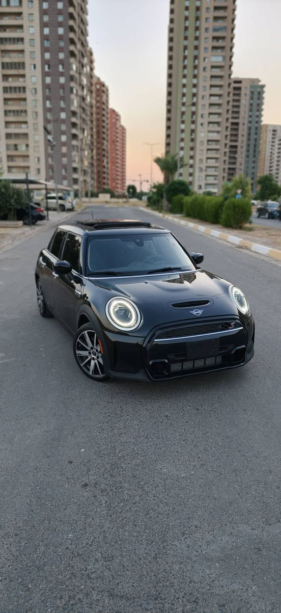 ✨ بسم الله الرحمن الرحيم ✨

  🟩 السعر  185 ورقة وبيها مجال 🟩

للبيع MINI Cooper  S Countryman 2024
✅ ممشى: 9000 كم فقط

سيارة تجمع بين التصميم البريطاني الفاخر، الأداء الرياضي، والعملية اليومية، بحالة ممتازة وجاهزة بدون نواقص.

🔹 المواصفات:
✅ محرك تيربو اقتصادي وقوي V4 2000
✅ ناقل حركة أوتوماتيك
✅ شاشة معلومات وترفيه
✅ نظام Bluetooth وUSB
✅ حساسات اصطفاف
✅ كاميرا خلفية
✅ مثبت سرعة
✅ تحكم بالمقود (Multi Function)
✅ تشغيل بصمة (حسب الفئة)
✅ مكيف أوتوماتيك ثنائي المناطق
✅ فتحة سقف بانورامية (حسب التجهيز)
✅ جنوط ألمنيوم رياضية
✅ إنارة LED نهارية
✅ نظام مانع الانزلاق والثبات الإلكتروني (ESP)
✅ وسائد هوائية متعددة
✅ نظام ABS وEBD للفرامل
✅ مقاعد رياضية مريحة
✅ صندوق خلفي واسع مع إمكانية طي المقاعد

🚘 ممشى أصلي 9 ألف كم فقط
✔️ جاهزة بدون نواقص.

اربيل – مدينة المعرض  – معرض بوابة عمان 

📞 ***********-*********** أربيل, العراق
