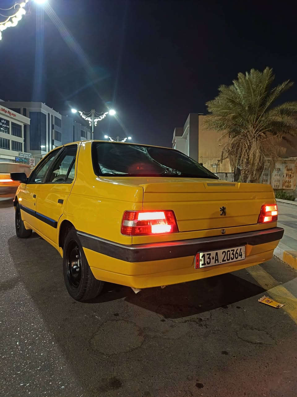 بيجو 405 • بدون حوادث • مكينة مكفولة