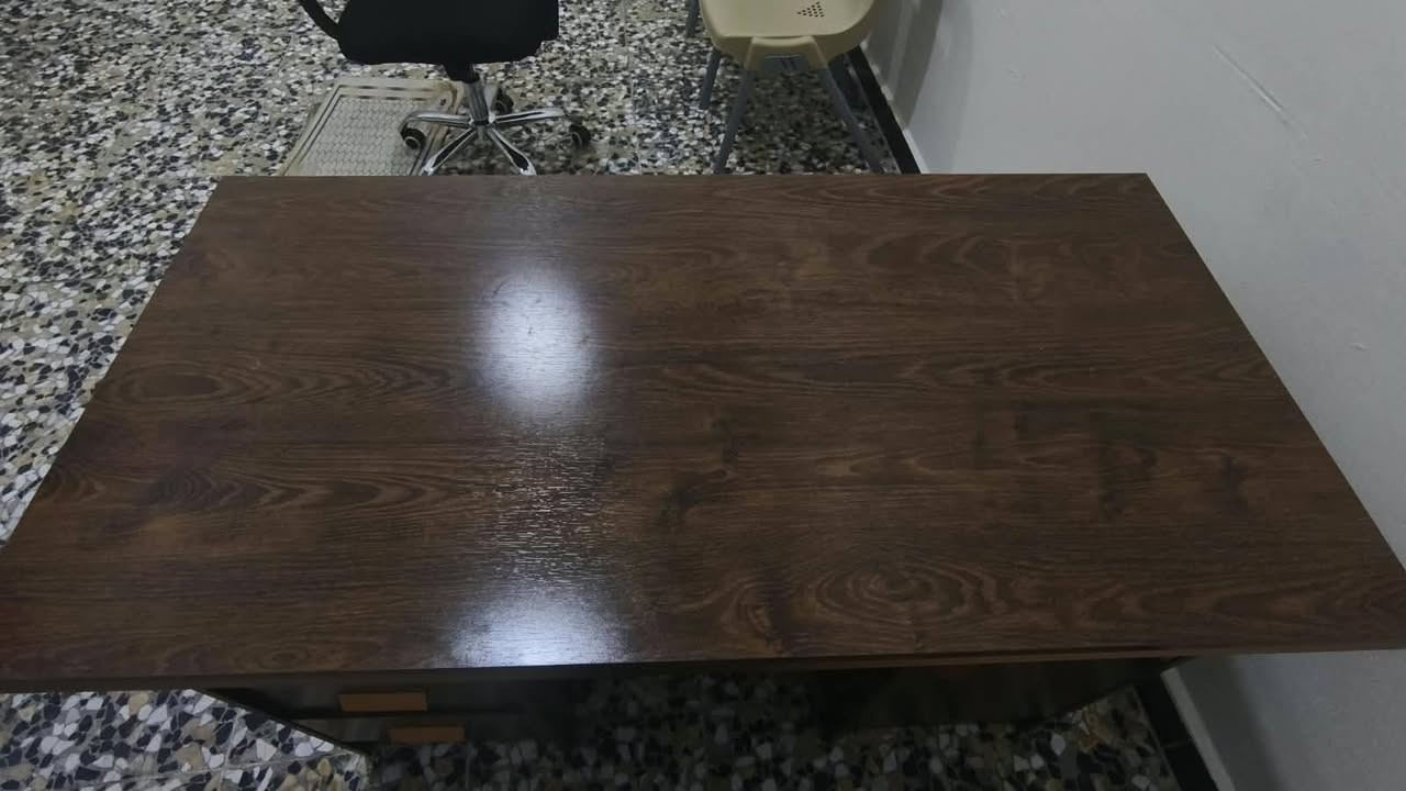 ميز ١٤٠ سم • ميز ١٠٠ • ٤ كراسي حديد