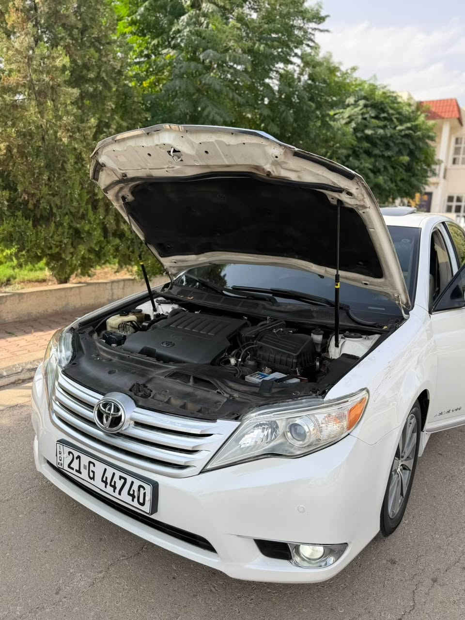 تویوتا ئە ڤەلۆن مۆدیل ٢٠١٢ قەباخ رەش KM 150,000 رۆشتووە و زۆر زۆر بە جوانی ماوەتەوە سەیارەکە ماسەفاتی خلیجیە سەیارەکە و لیمیتدە فوول فوول مواسەفاتە و ٤ تایەی لۆکی لە ژیرە و هە موو شتیکی بەشەرت و سەنەوی و رەقەم تازەیە و تازە کتابی جام رەشی بۆ کراوە  بە شەرتی گیرو مەکینە مەزبووتە و تەنها ٢ پەلە ساردی هە یە و ١ پەلە کارت هە یە و هیچی تری نییە سعری سەیارەکە ١٨٨$ گەلا و مەعامەلەیە و بۆ زانیاری زیاتر *********** السليمانية, العراق
