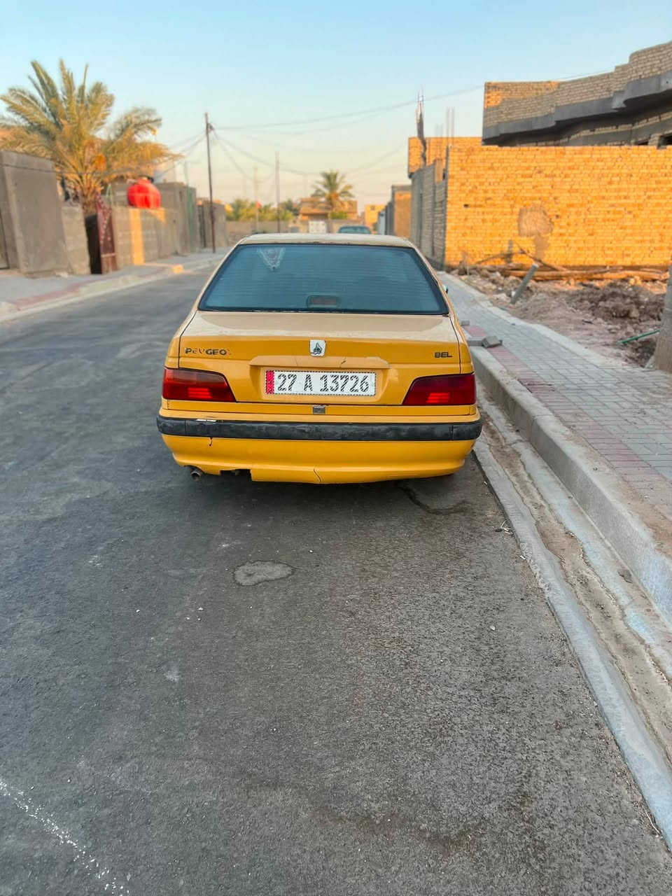 سلام عليكم بيجو بارص للبيع موديل 2015 رقم ذي قار انكليزي مصفره هيئه وغرامات مكينه بالفلين جديده كير كفاله تبريد شغال  السعر 27 مكان سماوه ***********

