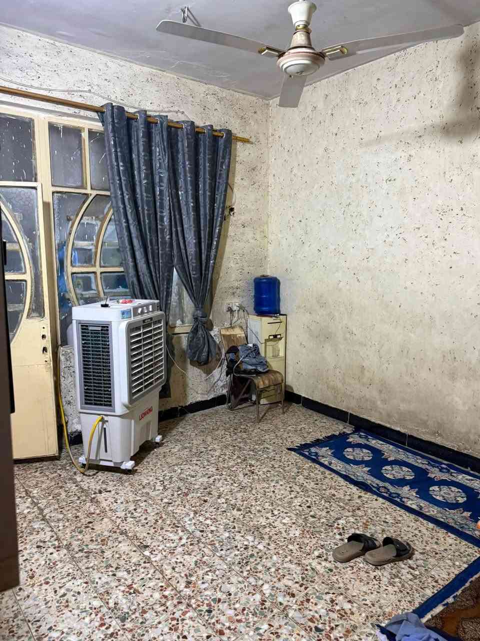 سلام عليكم الدار البيع  طابو سرف مساحه ٧٥/وجهيه6 ونص ونزال ١٢ونص العبيدي قرب مصور مرتض ستفسار هاذ رقم ***********
طابقين غرفيت فوك بيت بناء نضيف حلو منطقه حلوه هدو
