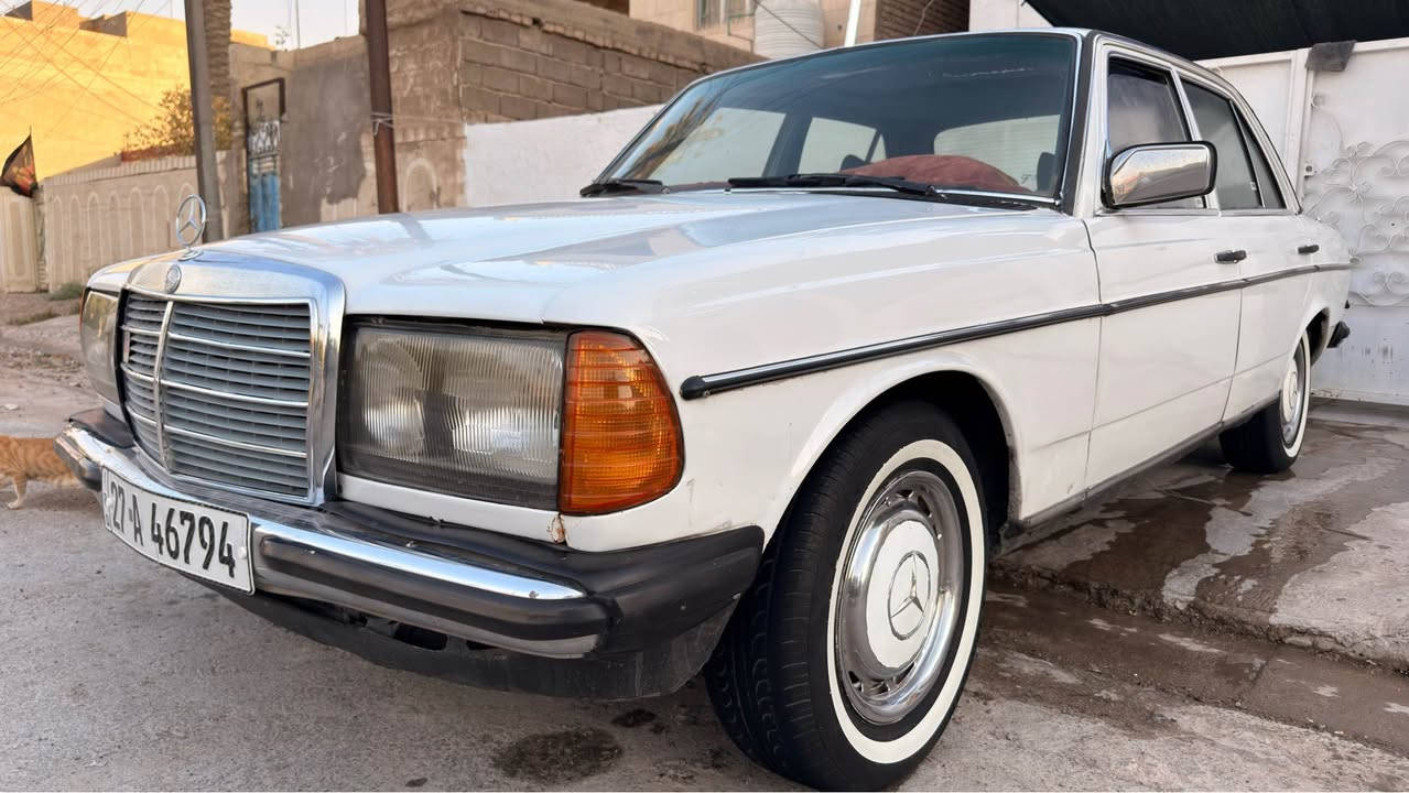 مارسدس123w ابو جحيل بيع او مراوس
موديل 1983
محرك vvt2500 ديلكو
مكاني بغداد 
تحويل مباشر صاحبها بديالى اكفلك تحويل
تبريد شغال منظومه جديدة ثلج 
مكاني بغداد سياره بيها نقوصات ابيع على وضعها
السعر48 وبيها مجال
*********** بغداد, العراق
