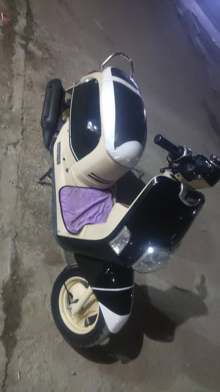 ةدراجه بوليسي  نوزل ما مفتوحه فقط تنضيف نوزلات  سعر 650وبيه مجال قليل مستعجل على بيع ***********
