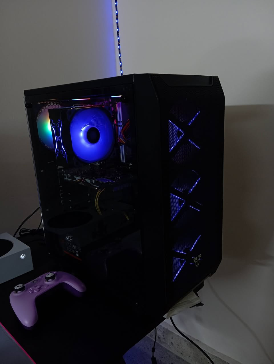 السلام عليكم 
تجميعه كامله للبيع
Ryzen 5 5600 g 
Ram 16 g 3200 hz
SSD 128 and 1 t SSD
Rx580 8 g
Ps 600 w
شباب التجميعه حلو والمراوح الي بيها بل وجه
 كولرماستر rgb وبكل مكان بيها مراوح الحراره ما توصل 60 بل زايد 
مكاني بغداد وماكو توصيل
تفحص وتاخذ
*********** 
السعر 550
