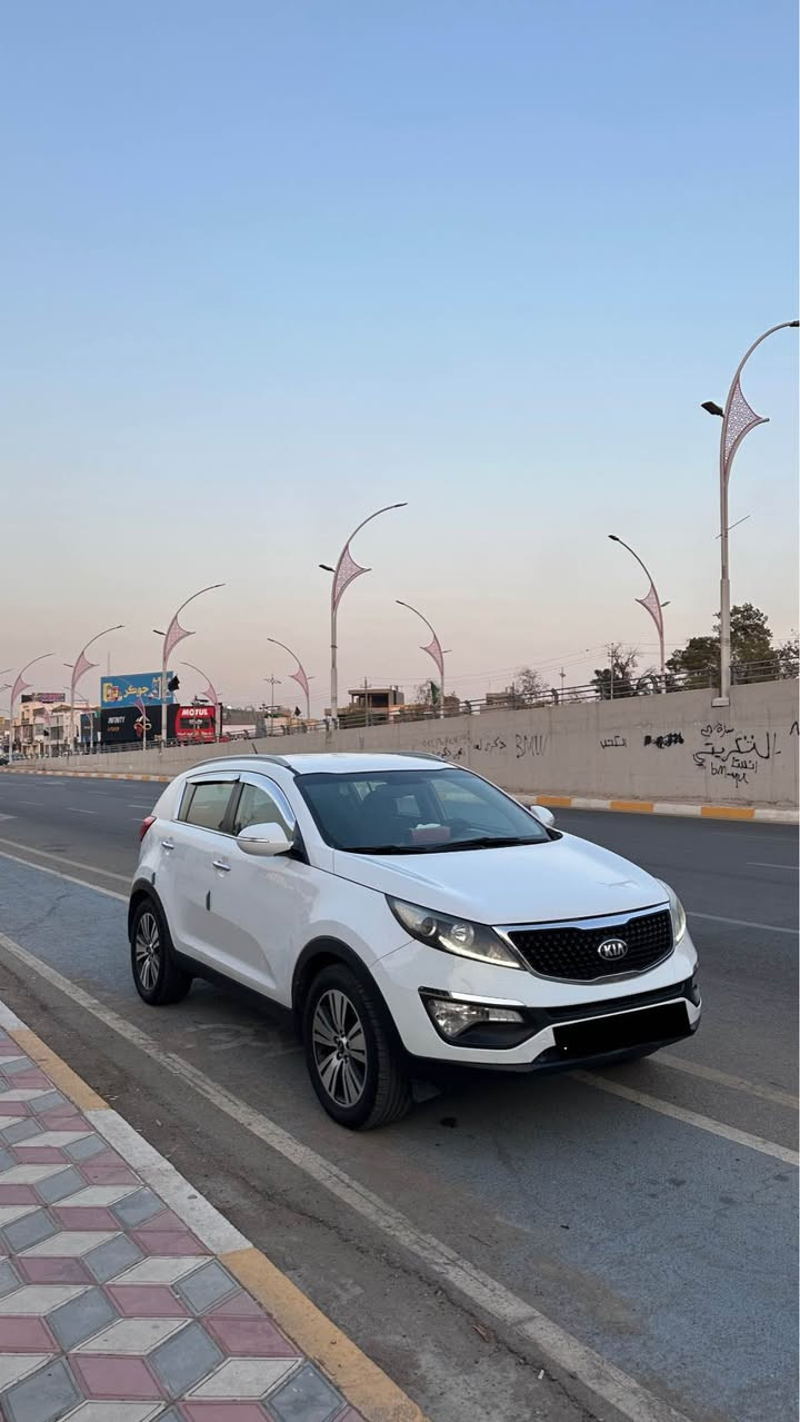 السلام عليكم 
(Kia sportage)  كيا سبورتج للبيع
خليجي 2015 
السيارة بدون صبغ والسونار مرفق بالصور 
السيارة ماشية 122.000 كم 
نص مواصفات 
رقم سليمانية دولي 
السنوية لغاية 2031 شرط التحويل 
بطاقة بانزين 
مكان السيارة كركوك 
السعر بالخاص 
*********** كركوك, العراق

