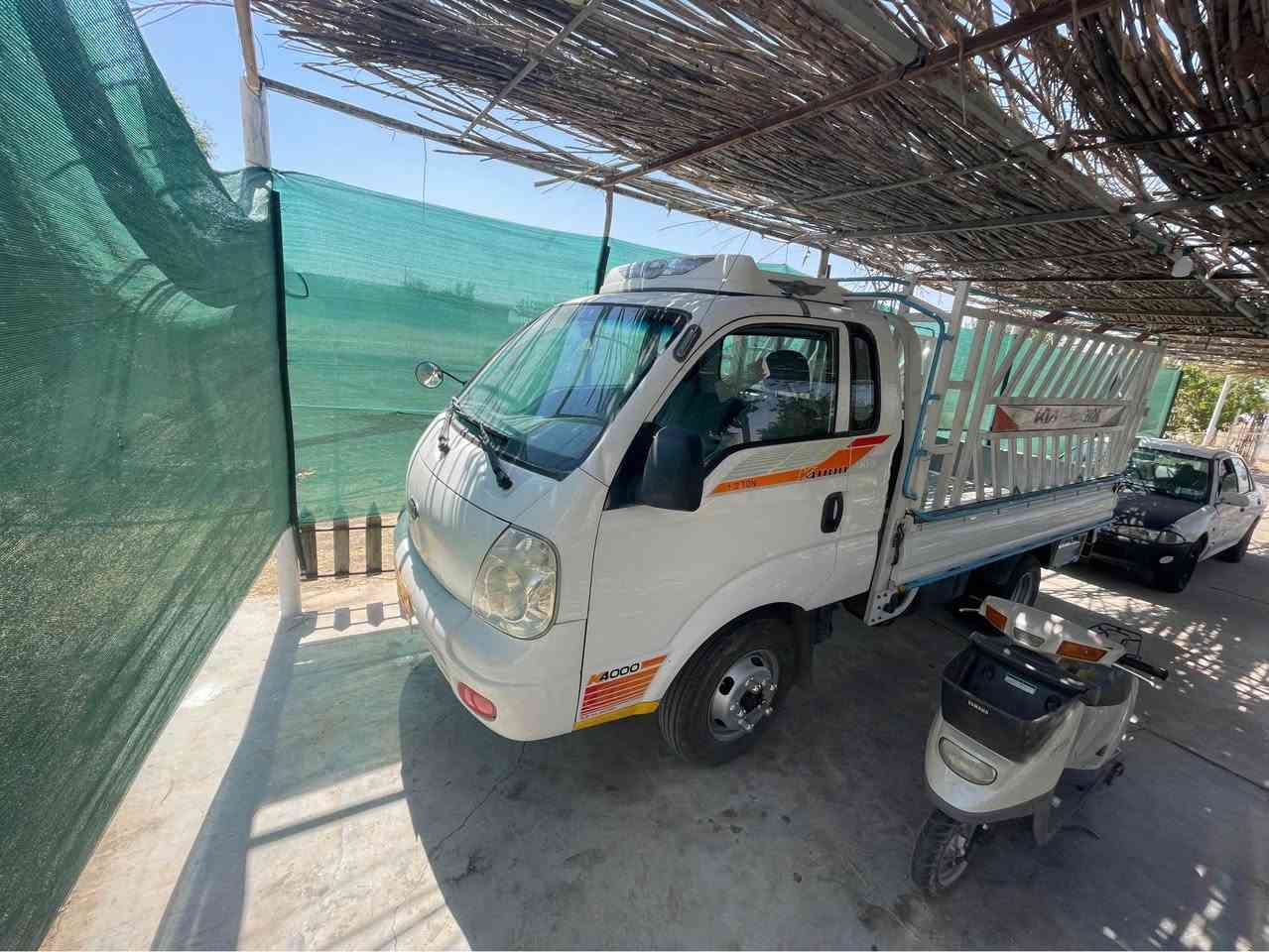 Kia 
4000
مةكينةو گير بيعةيب بةشةرتي فةحص 
سةنةوي بةسةر جوة ساحيب سةنةوي مردووة 
٢٠١٠
ليدراوي نية

سعري ٨٨ كةميك مةجال 
*********** كركوك, العراق
