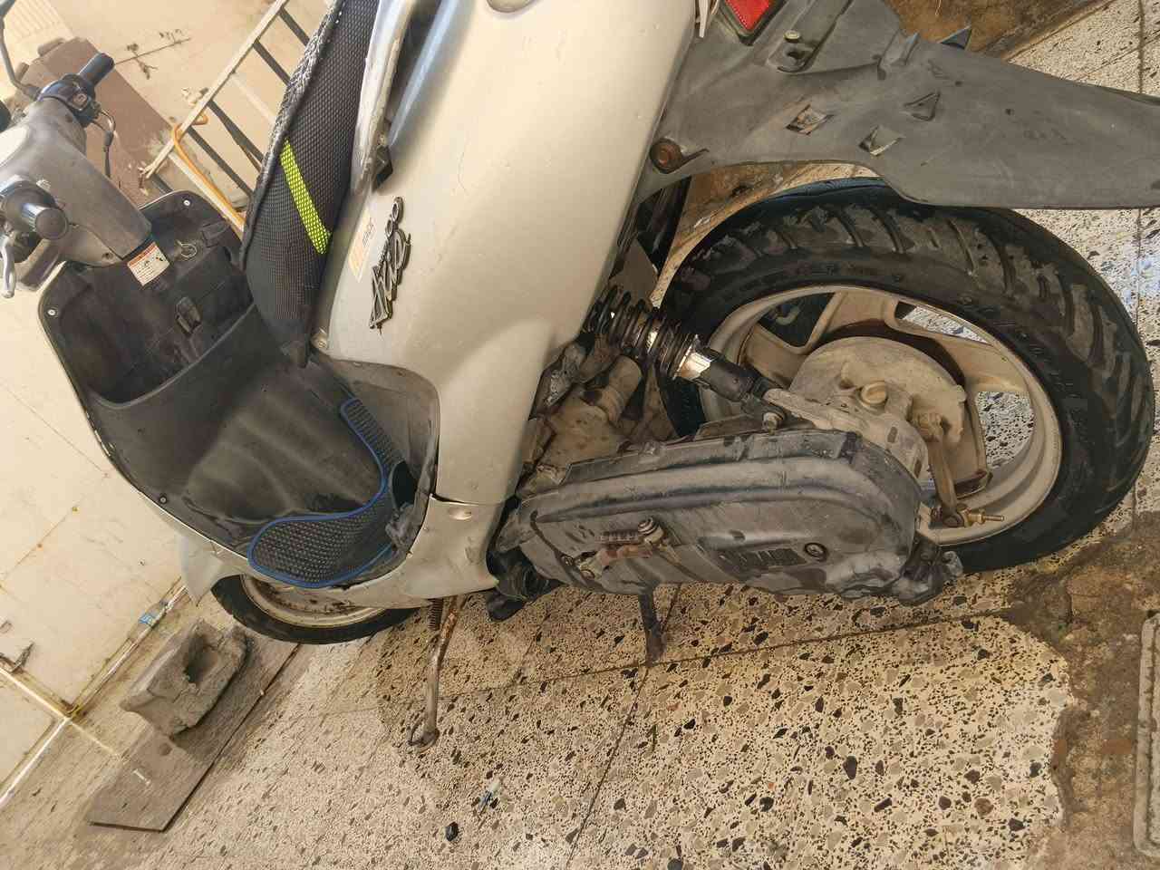 سلام عليكم ماطور لكزز للبيع مكينه وشاصي شرط ويرمنه كلها شغاله حته سلف ماطور دمعه مابي اي صوط وين ماتريد اطلع بيه السعر 250وبي مجال استفسار عل رقم ‏‪***********‬‏
