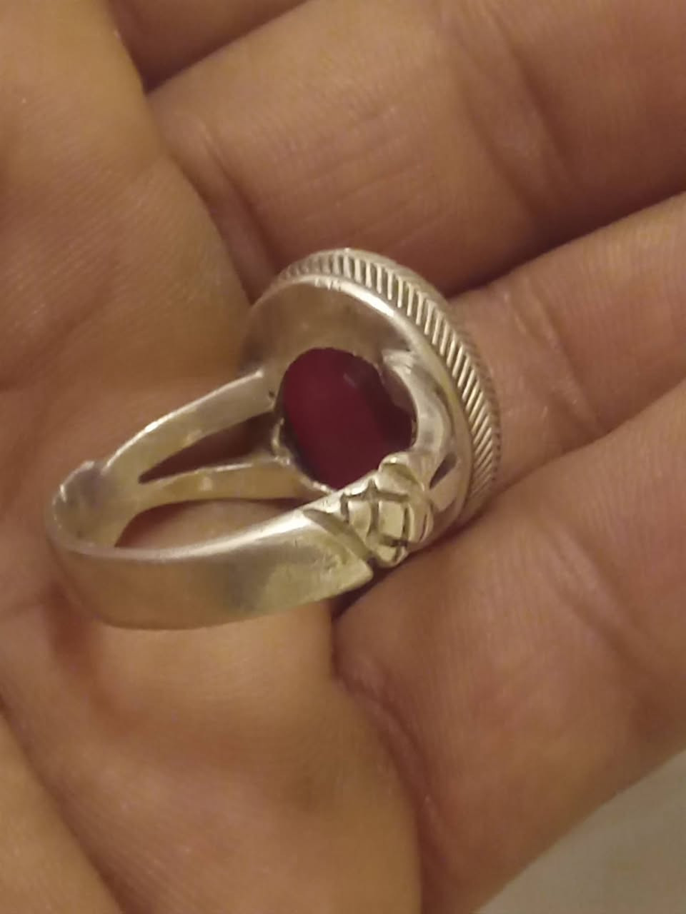 سلام عليكم 
صياغه يدويه ثقيله ومرتبه 
قيم باليرضي لله واخذه الي يعرف بي 
مكاني السريدات سيطره الشعب
رقمي ***********
