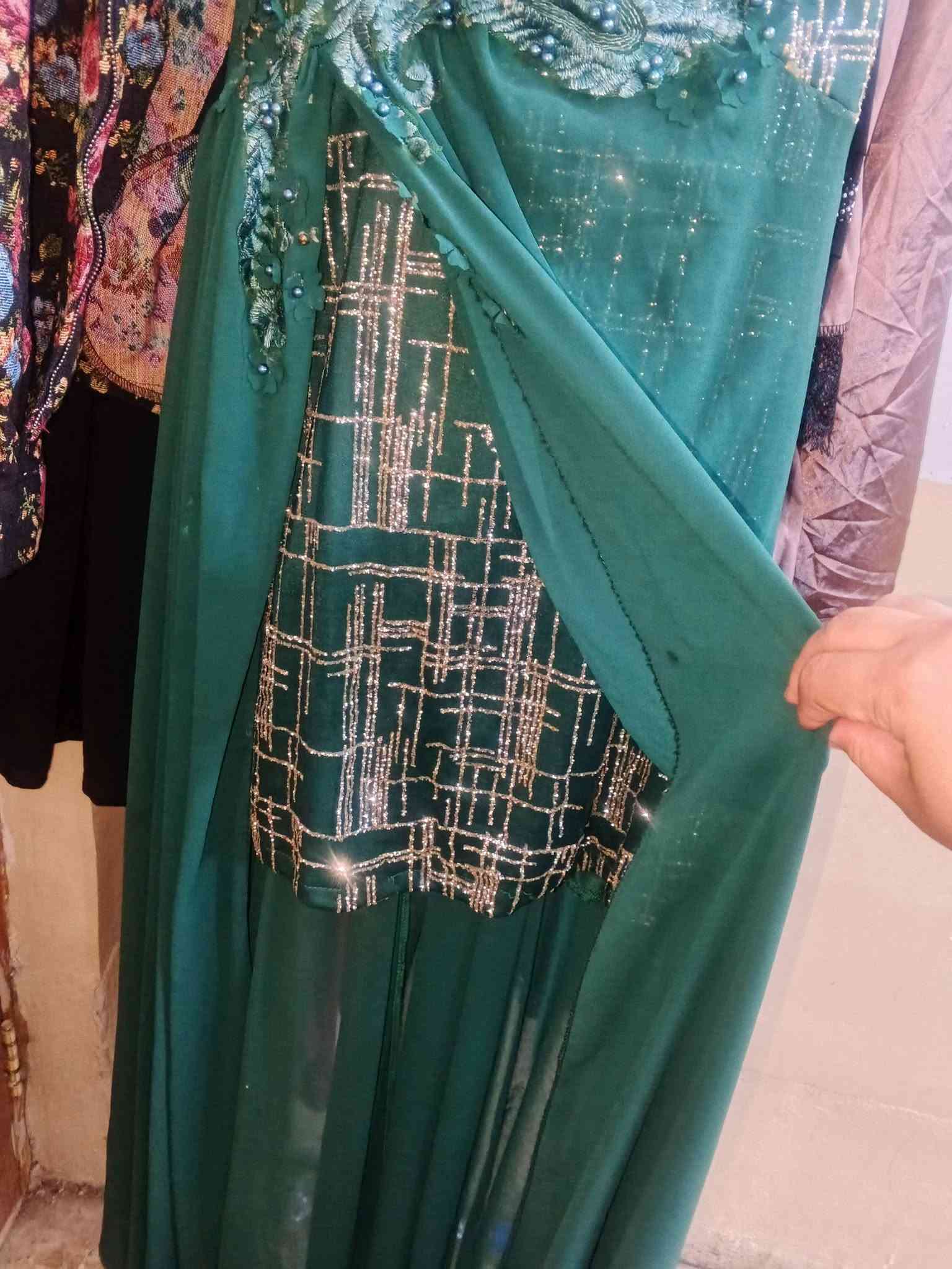 فستان • قميص أسود • كوفة