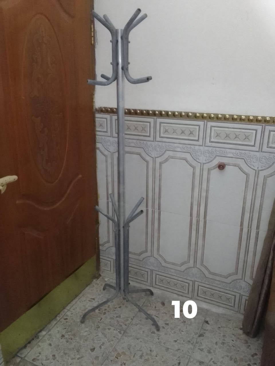 اغراض للبيع السعر داخل الصوره الشراي يتفضل خاص مكاني بغداد حي اور مقابل جامع الفردوس رقم الهاتف بي واتساب ي ستفسار خاص ***********

نص مكتوب في الصور:
- 60
- 50
- 10