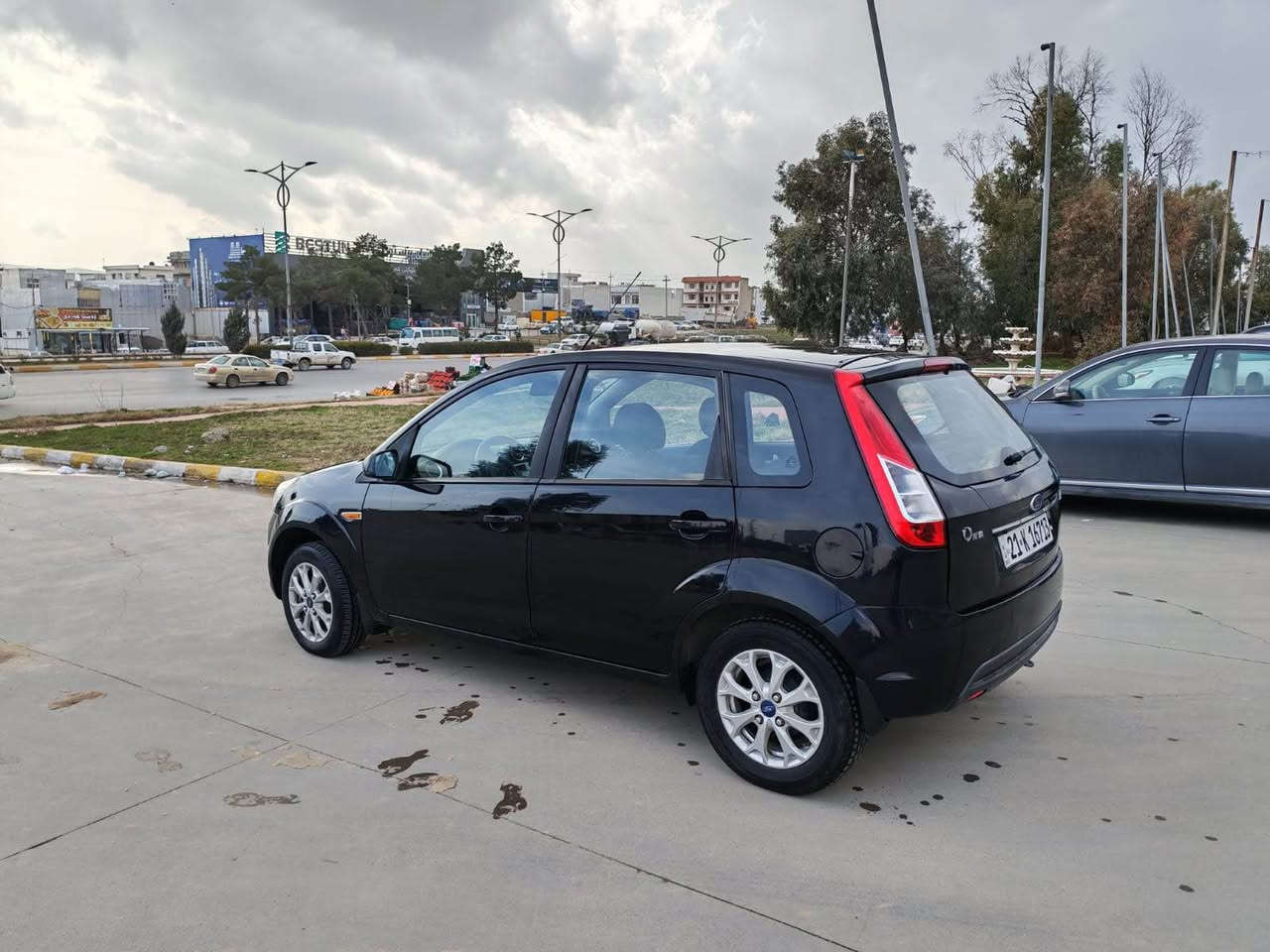 ford figo 2014*

( فروشتنى خيرا ) 
* نرخ ٦٩ گه لا و  كه ميك مه جال 
* سياره ى نيڤا/كوردستان
* ره نگى  ره شى قه تران . 
*شاشه گه وره  
ئايپاد شه ريكه 
* ته بريد
* دوو جامى پيش كاره با  
ABS * 
**تيبيني:- سى پارچه بوياخى هه يه  , ده عمى نيه ته نها رووشاوه و بوياخ كراوه ته وه .  
گير ، مه كينه ، كاره بايى به شه رت و بى عه يب ، بى ته قه  و ره قه 
،سياره ى مه عره ز نيه ،
بو گورينه وه نيه . 
📞*********** السليمانية, العراق
