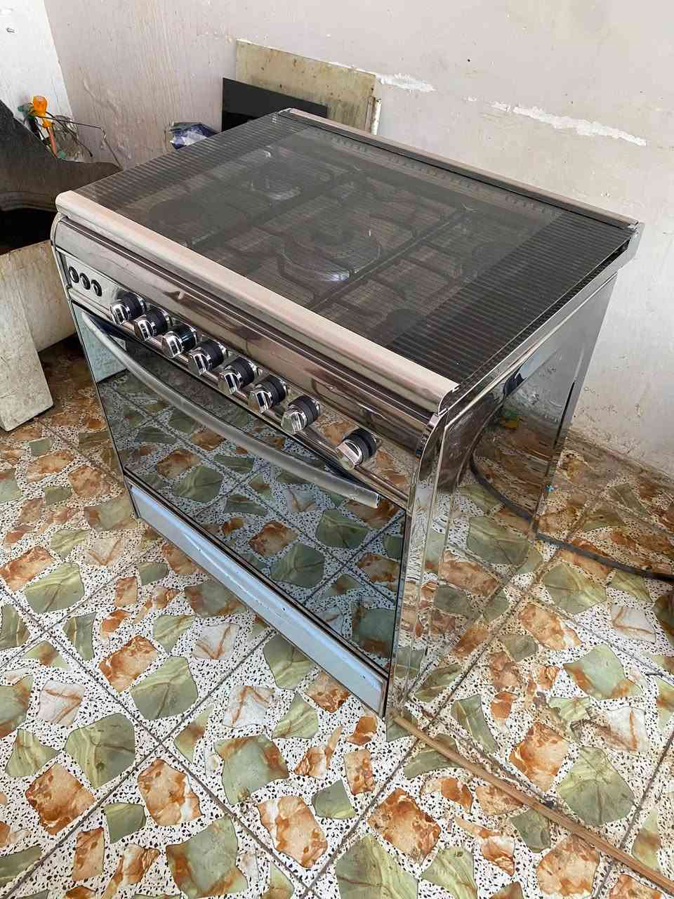البيع طباخ مصري نفستل نضيف جدا مسعمل شهر السعر ٢٧٥ الف بي مجال بصيط العنوان طارميه اكو توصيل داخل بغداد ***********
