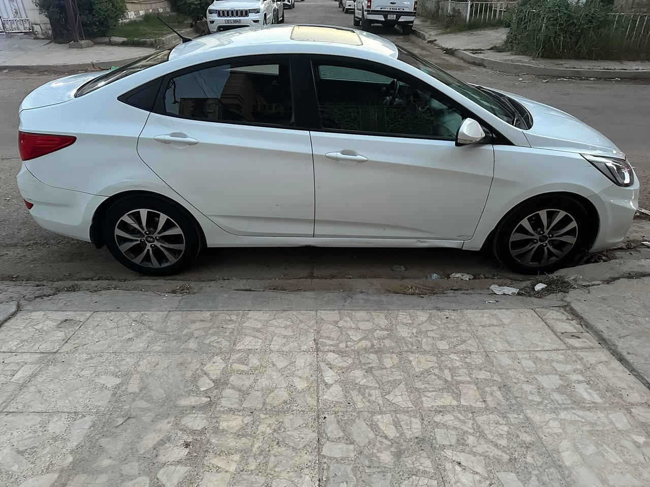 سياره اكسنت موديل 2016 محرك 1600 السياره وارد خليجي بيها حادث البنيد مبدل الضربه مواصله للشاصي الساره نضيفه سعرها 85 ورقه 
للاتصال ***********
