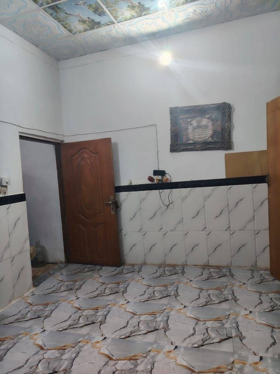 السلام عليكم
دار 100متر للبيع يحتوي على غرفه وصاله ومطبخ وحمام داخلي وخارجي  أساس تچعيب بناءً بلوك السكف عكاده

 العنوان النجف الاشرف/ شارع علكم الشبلي فرع اسواق الاخوين

 السعر (17)مليون وبي مجال بسيط بيع نقد فقط ***********

***********
