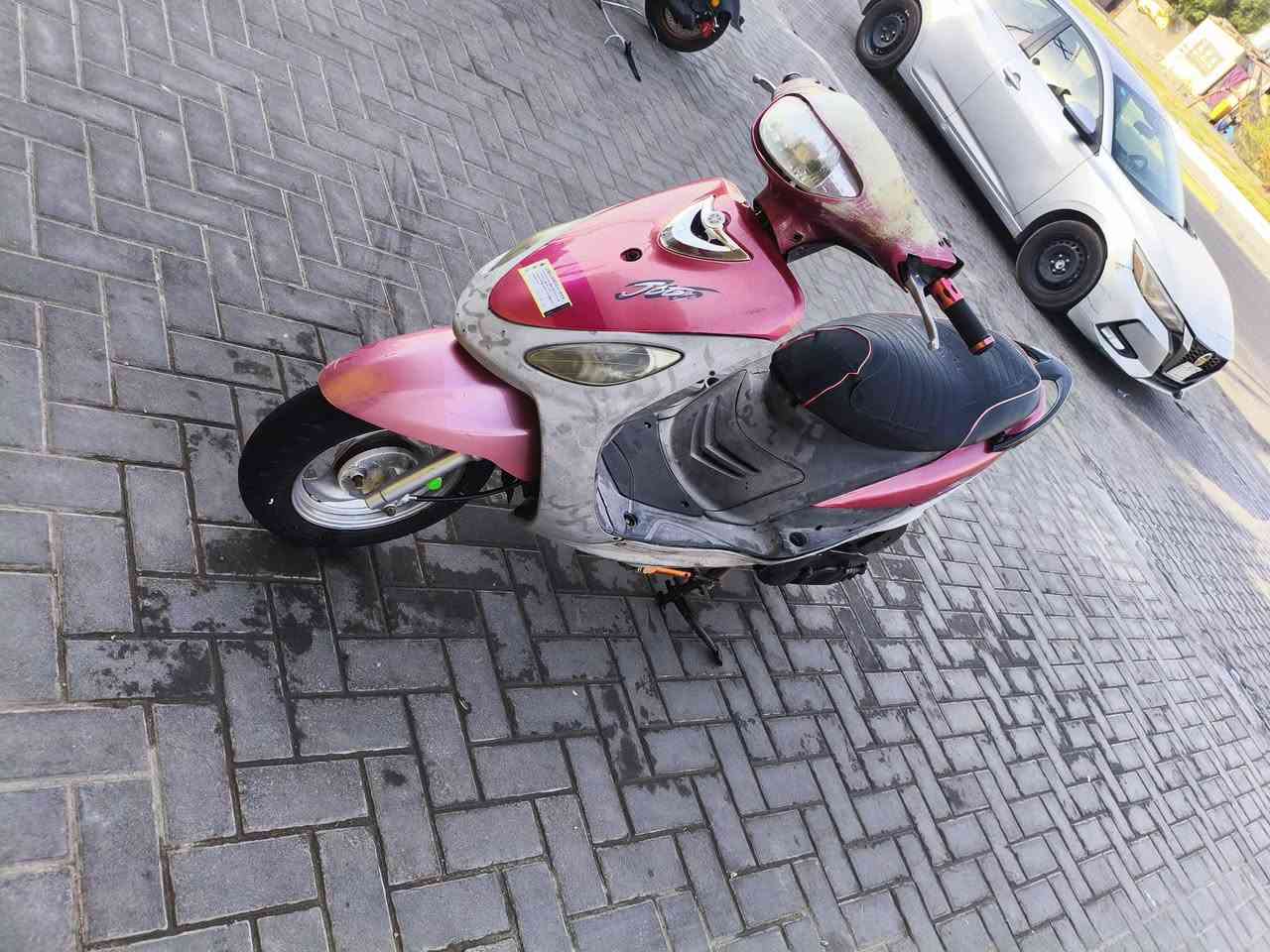 ماكس قجمه ما مفتوحه بوشه 49ابلاد شغاله نكره سلف هندر اشاير سكنات لايت عالي وناصي صطاب خلفي عينه عداد سرعه قفال صندوق نعومه نهضه ومشي معدل 110سعر 575وبيه مجال مكاني الحيانيه دور الشرطه قرب المعارض مال السيارات الجديده استفسار ***********
