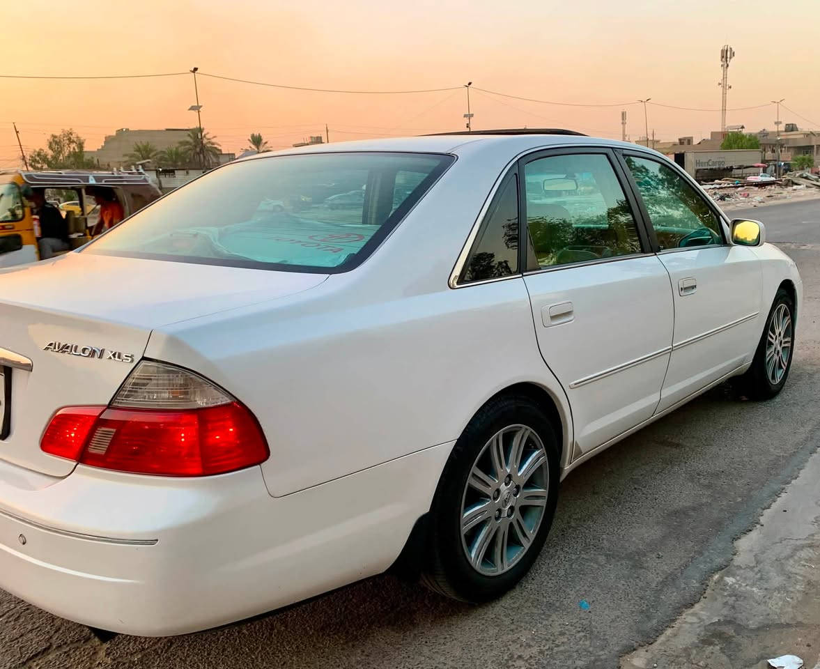 السلام عليكم 
تويوتا افالون فول مواصفات Xls موديل 2000 وارد امريكي بدون حادث كلين .. رقم اربيل انگليزي بأسمي تحويل مباشر ..ابيع فقط بدون مراوس 
أضافة منظومة غاز 
تبريد ثلج 
دبل شاشة 
تدفئة
ويل 17
دواخل جلد + صاج
مري كهرباء
فتحة
كرسي كهرباء
مكينة 3000 
بيها نص جاملغ خلف السائق صبغ فقط بدون ضرر موضح بالصور وبارد جاملغ ايمن 
مكاني بغداد الشعب السعر 108$
***********
