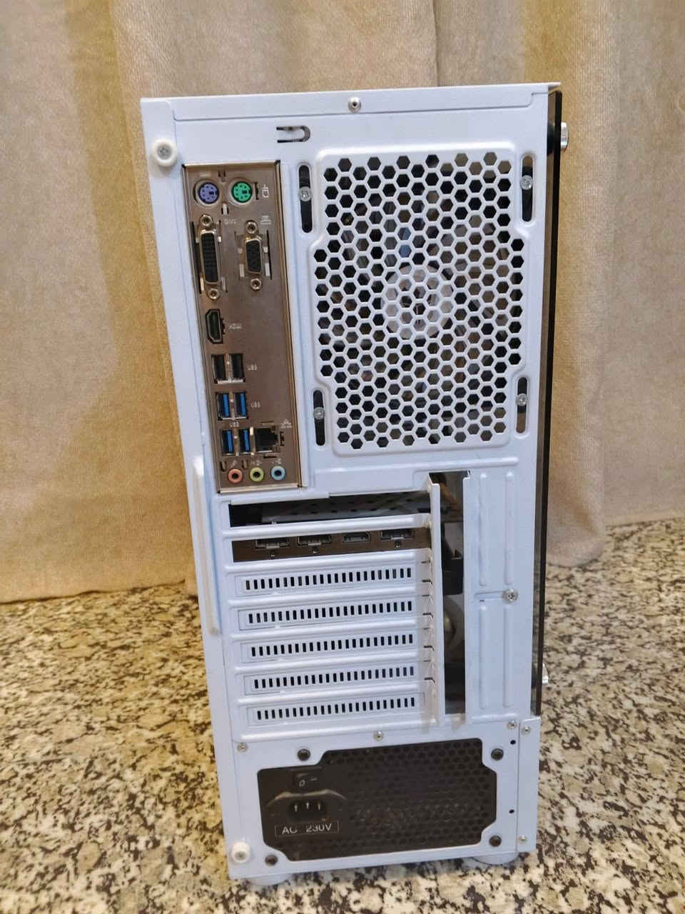 مكاني بغداد حي الجهاد فقط بيع كاملة اخوان
Cpu Amd raison7 3700x.  x8 core 
ram 16gb 3200 
Motherboard MSI B450 m bro-m2max
Gpu nvidia g force RTX2070 super
Ssd 256 , hdd 1 t
pwer 650 w
ميز كاربون
UPS farber online 1k
سعرها ١١٥٠ الف ويا اليوبي اس والميز والكرسي كاملة
***********
اليوبي اس جديد صارله كم شهر من اخذته
