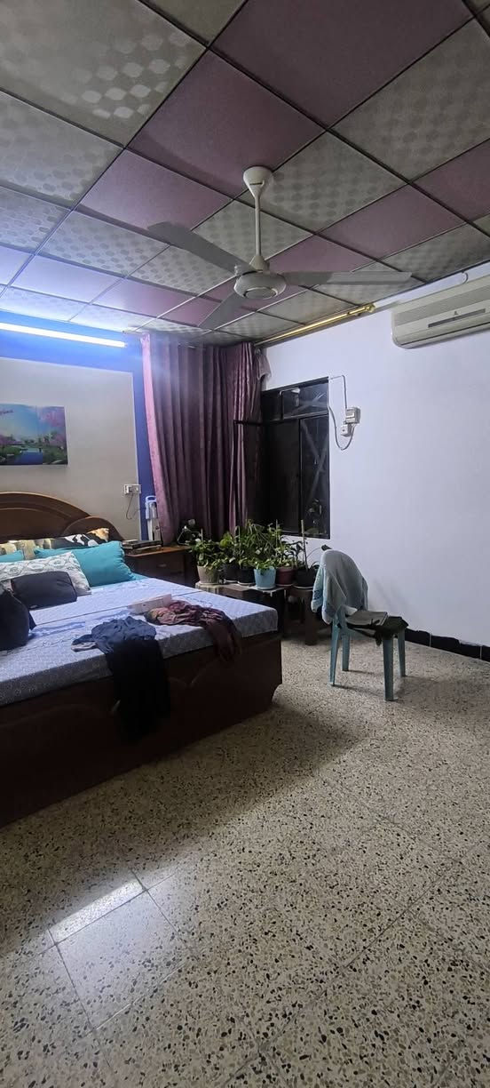 دار للبيع في حي البلديات (قرب فطاير اربيل )
المساحة ٢٢٠ متر واجهه ١١متر 
طابقين خمس غرف نوم 
بناء الطابق الارضي ٢٠٠٣ والثاني ٢٠٢٠ نظيف جدا
بأسم شخص واحد شرط التحويل 
السعر ٢٥٠ مليون قابل للتفاوض 
***********ايهم 
‏‪***********‬‏دحام 
‏‪***********‬‏ عمران
