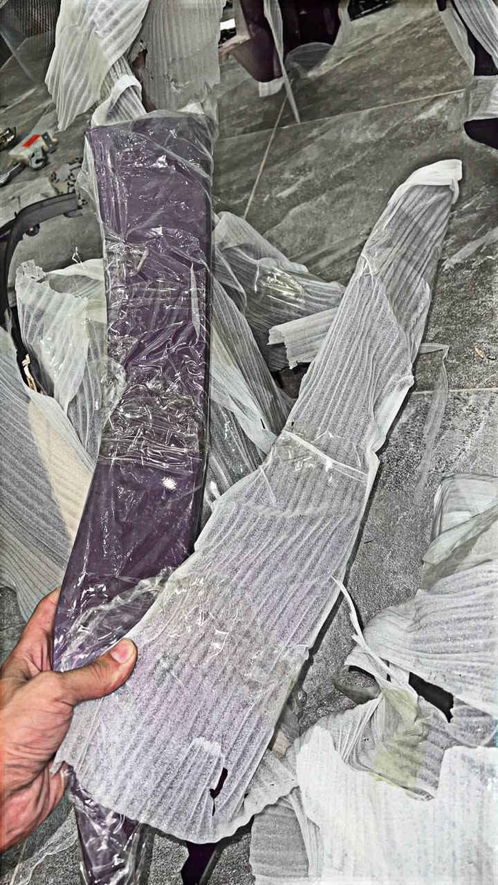 كفرات سكنس فحل لون بنفسجي جديد  لونين اصليات بيع او مراوس بلون ابيض نفس نضافه العندي ***********
