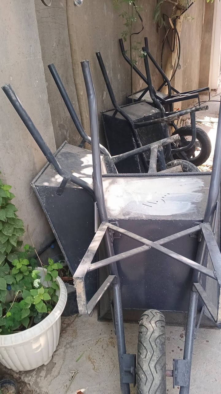 اغراض للبيع جبس بورد مستعمل وخشب معاكس وسكلات جدد وادريلات جدد وعرباين جدد بعقوبة الاتصال ***********
