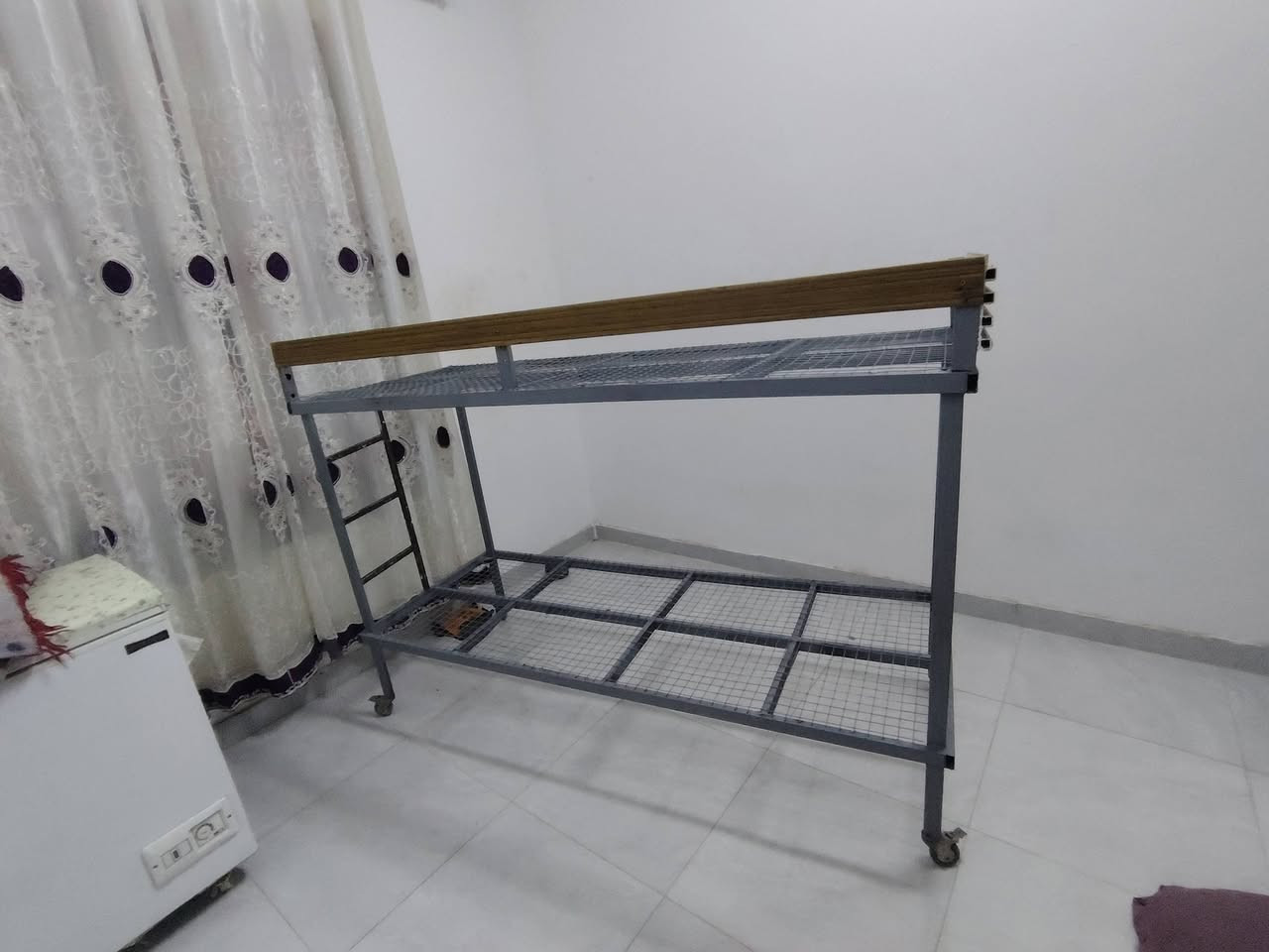 السلام عليكم جربايه للبيع جديده حديد ثقيل السعر ١٢٠ وبيها مجال استفسار اتصل على رقم ***********
