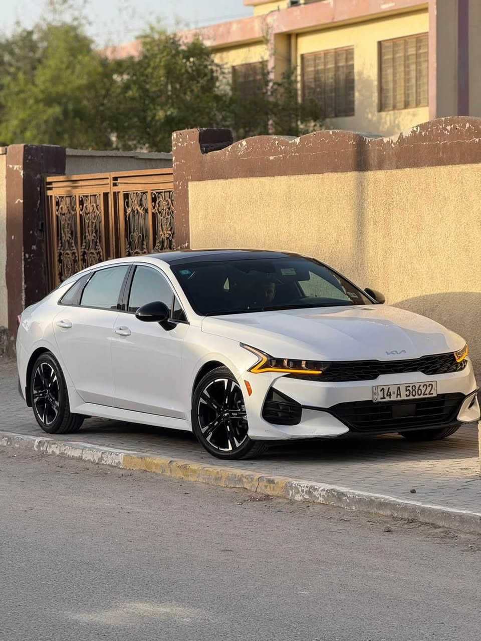 سلام عليكم
كي فايف GT-Line 
 فول مواصفات للاخير 2023
السياره وارد امريكي تقرير مياه امطار تعمل وتسيره شغالة مابيها اي مشكله
بدون صبغ كفالة كير محرك تبريد من كلشي ماعدا بيها طخه بلباب الخلفي وتبدل نفس الون وبارد قليل بلعراق 
السياره جديده بدون اي نقص او مصرف شرط الفحص  
السياره باسمي حصراً شرط التحويل 
السعر 175 وبيها مجال
رقم الهاتف ***********
العنوان البصره ابو الخصيب 
تحياتي الى الجميع
