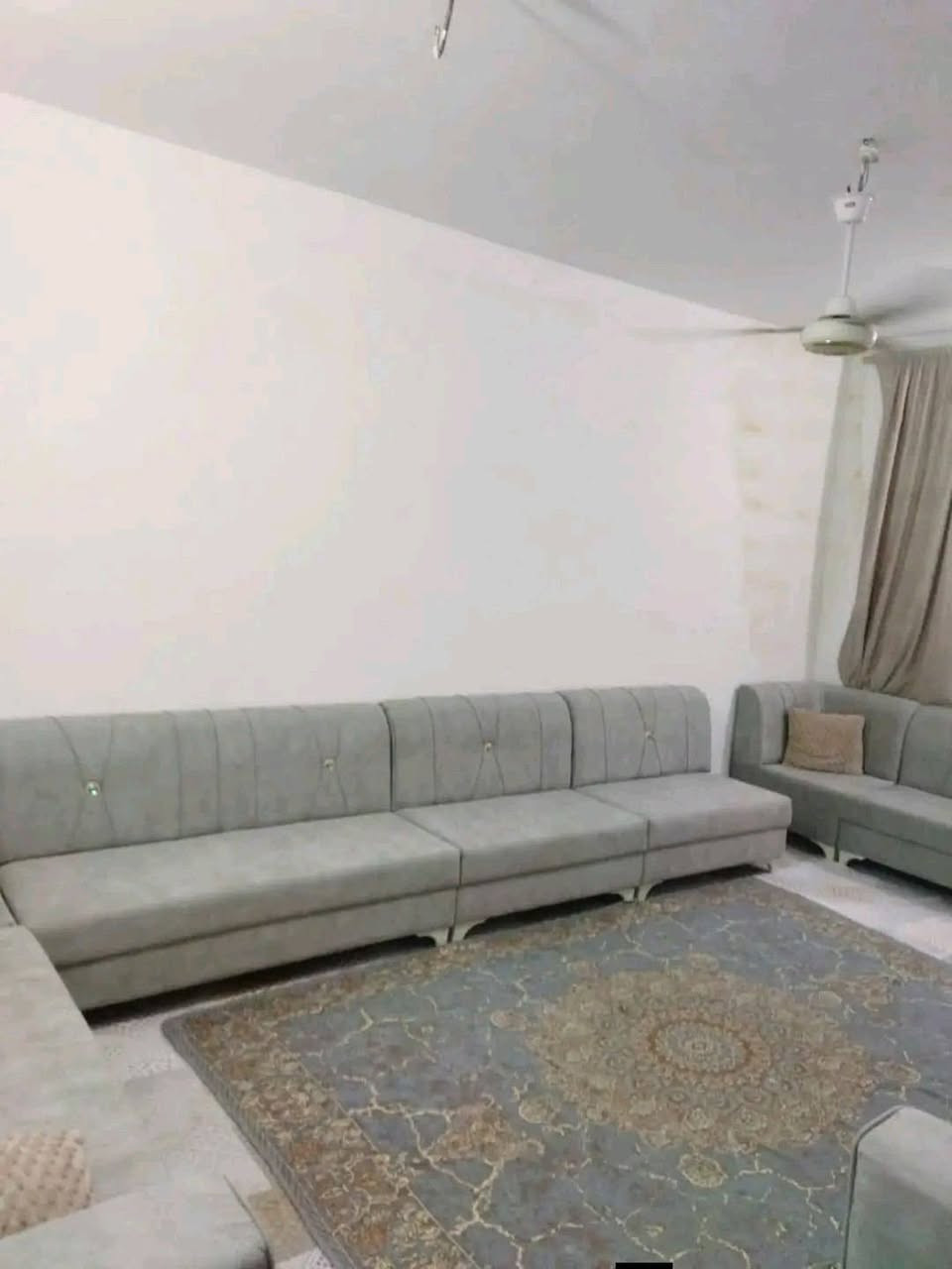 يا الله بيت للبيع 120 متر
 سعر 29💵💲مليون 💵
طابو زراعي سند 25
مرقم 
مشمول ابقرار تطويب 

 2غرفه نوم صاله مطبخ ستقبال صحيات داخل او خارج

بناء بلوك صب مسلح 

خدمات كامله مدرسه اهليه او حكوميه 

 العنوان // نجف الاشرف مقابل قرية الغدير الاولى شارع الصب عمود 276

اتصال ‏ *********** ‏ 
واتساب ***********
