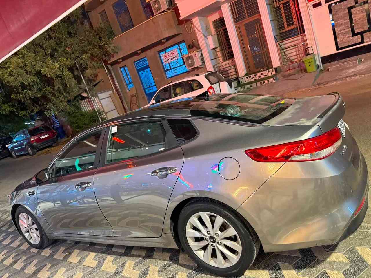 🚘🔥 كيا أوبتيما EX 2016 – وارد أمريكي 🇺🇸
للبيع كيا أوبتيما EX فل مواصفات
📅 موديل: 2016
⚙️ محرك: 2.4 GDI
🇺🇸 وارد أمريكي

✨ المواصفات:
🔹 EX فل مواصفات
🔹 فتحة سقف
🔹 داخلية جلد
🔹 مقاعد كهربائية
🔹 تدفئة تبريد مقاعد
🔹 شاشة وسطية
🔹 كاميرا خلفية
🔹 حساسات
🔹 دخول وتشغيل ذكي
🔹 مثبت سرعة
🔹 تحكم بالمقود
🔹 جنوط ألمنيوم
🔹 إضاءة LED
🔹 تكييف أوتوماتيك
🔹 أنظمة أمان متكاملة
سيارة خير من الله حادث قفل جنطه جاملغ وصندوق صبغ 
صورة الحادث مرفقه مع السونار 
📍 الموقع: بغداد – الكرادة
💰 السعر: 130
📞 للاتصال: ***********
