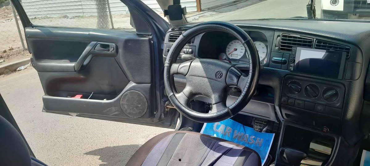 السلام عليكم كولف نفخ 93 محرك 2000 ادامة كاملة من كير ومكينة وكهرباء نضيفة بمعنى الكلمة وتكدر تجي وتفحص بنفسك تخم تاير جديد شاشة لمس تبريد شغال وخير من الله حماوة طبيعية وترايك للبصرة صدر جديد السيارة مصروف عليها ومتعوب بيها رقم بغداد انكليزي مشروع وطني السعر 46 وبيها مجال بسيط مكانها حي الجهاد الشارقة 

*********** بغداد, العراق
