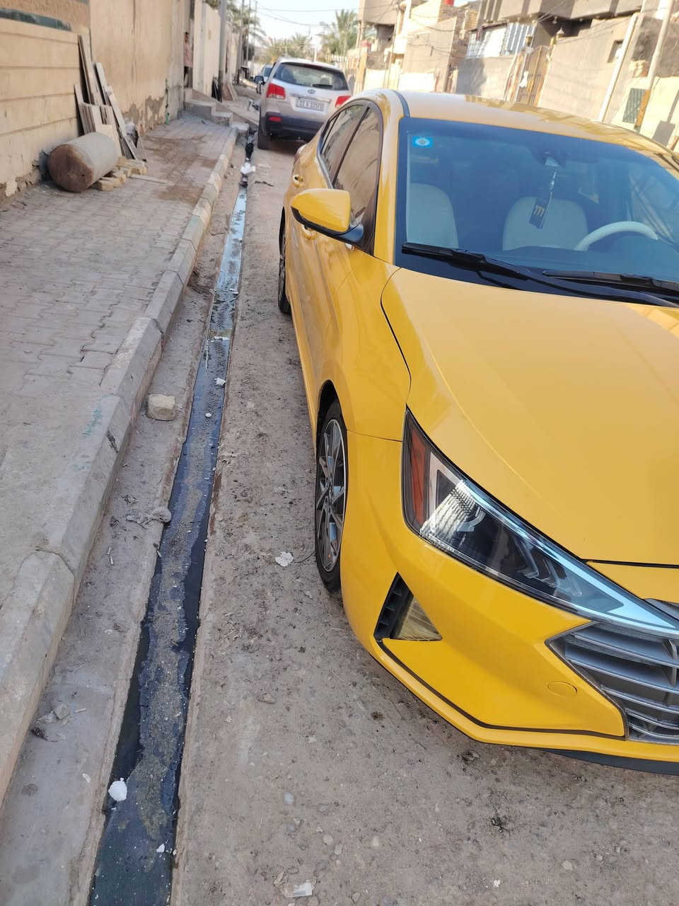 النترا 2020 وارد أمريكي حادث جاملغ و طرف بنيد ماشيه ١٣٠ جاهزه من كلشي حداديه تخم تاير باتري كله جديد كير ومحرك كفاله السياره بأسمي مداور مباشر مصفر ضريبه و هيئه
السعر 130 وبيها مجال بسيط 
مكانها سماوه
***********
