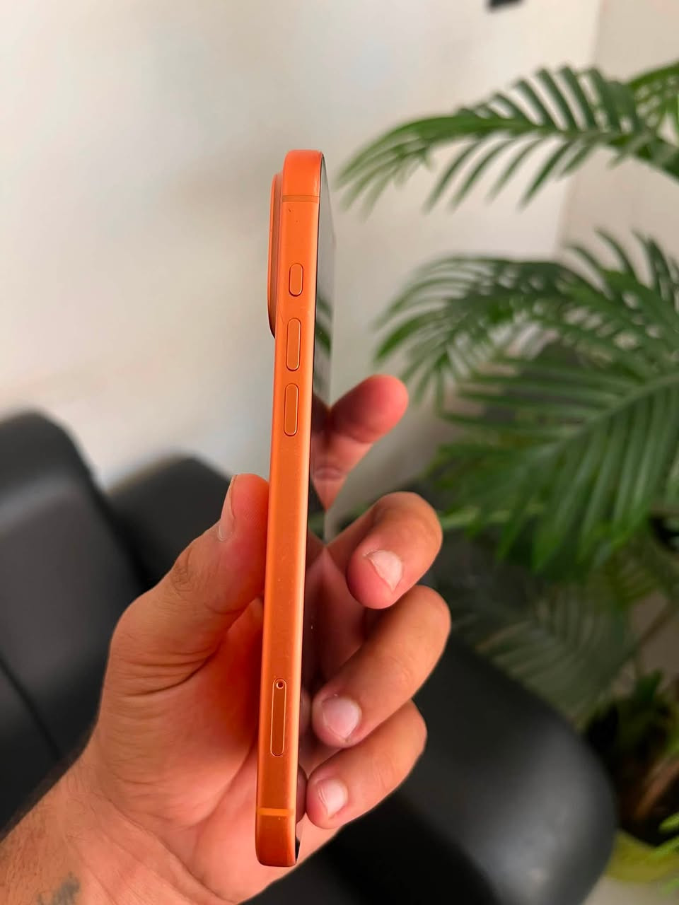 السلام عليكم
ايفون 17 Pro Max 
256GB 
سيمكارت فعلي شرق اوسط AF
السعر 1625 
مكاني بغداد 
***********
