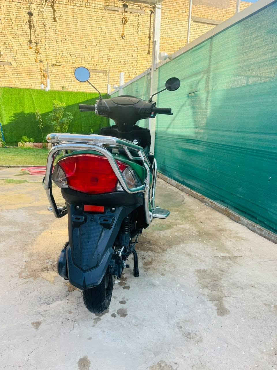 دراجه شحن للبيع استخدام سنه فقط البطاريه تعمل بشكل ممتاز 100%ملائمه للبيئه والتنقل بين المناطق + الدراجه نضيفه ومناقصه اي شي المكان بغداد الدوره
السعر: ٦٠٠ الف دينار وبيه مجال جدا بسيط 
الرقم: ***********
المكان بغداد الدوره هور رجب
دراجه شحن للبيع استخدام سنه فقط البطاريه تعمل بشكل ممتاز 100%ملائمه للبيئه والتنقل بين المناطق + الدراجه نضيفه ومناقصه اي شي المكان بغداد الدوره

