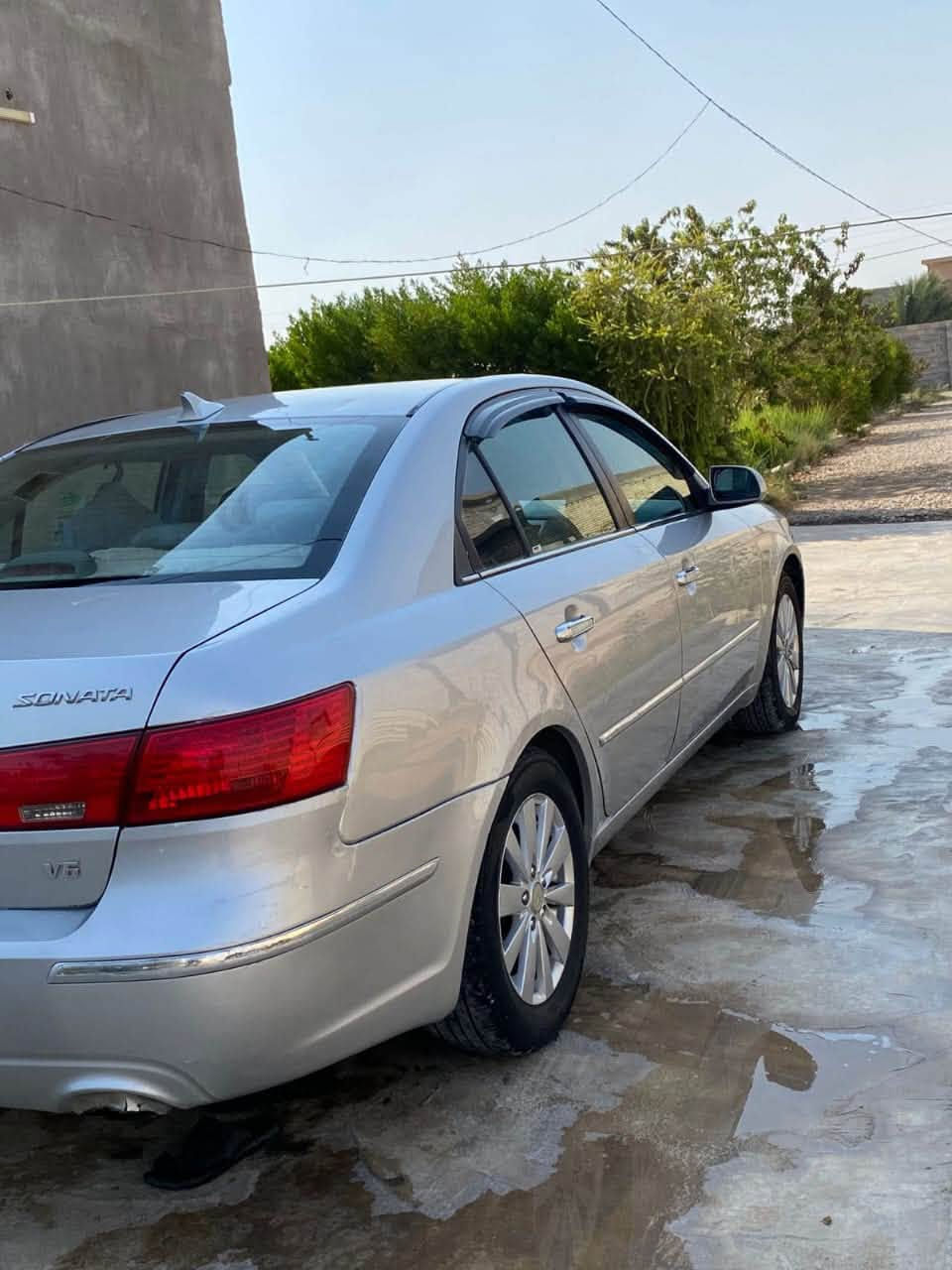 سلام عليكم
سوناتا موديل ٢٠٠٩ امريكي ضررها مبين بلسونار بدون دواخل بدون اريباك لغود شواصي مكفولات 
تبريد ثلج ماشاء الله 
صدر خلفلي امامي جديد تخم تاير 
غرفتهاا جديده بمعنى الكلمه 
فوول مواصفات 
تنته تحكمات كلهاا شغاله 
مكينه بس اول مشغل صبح صوت رازج فقط بيهاا وراهاا شيء طبيعي بس شرط لا تنقيص لا تبخير ولا دوانز 
كير كفاله 
سياره بلواقع احلا من الصور 
مكاني ديالى كنعان 
مكلف للنشر 
السعر ١٠٠ شده وبيها مجال لشراي تعال شوف ودلل 
رقم الهاتف ***********
