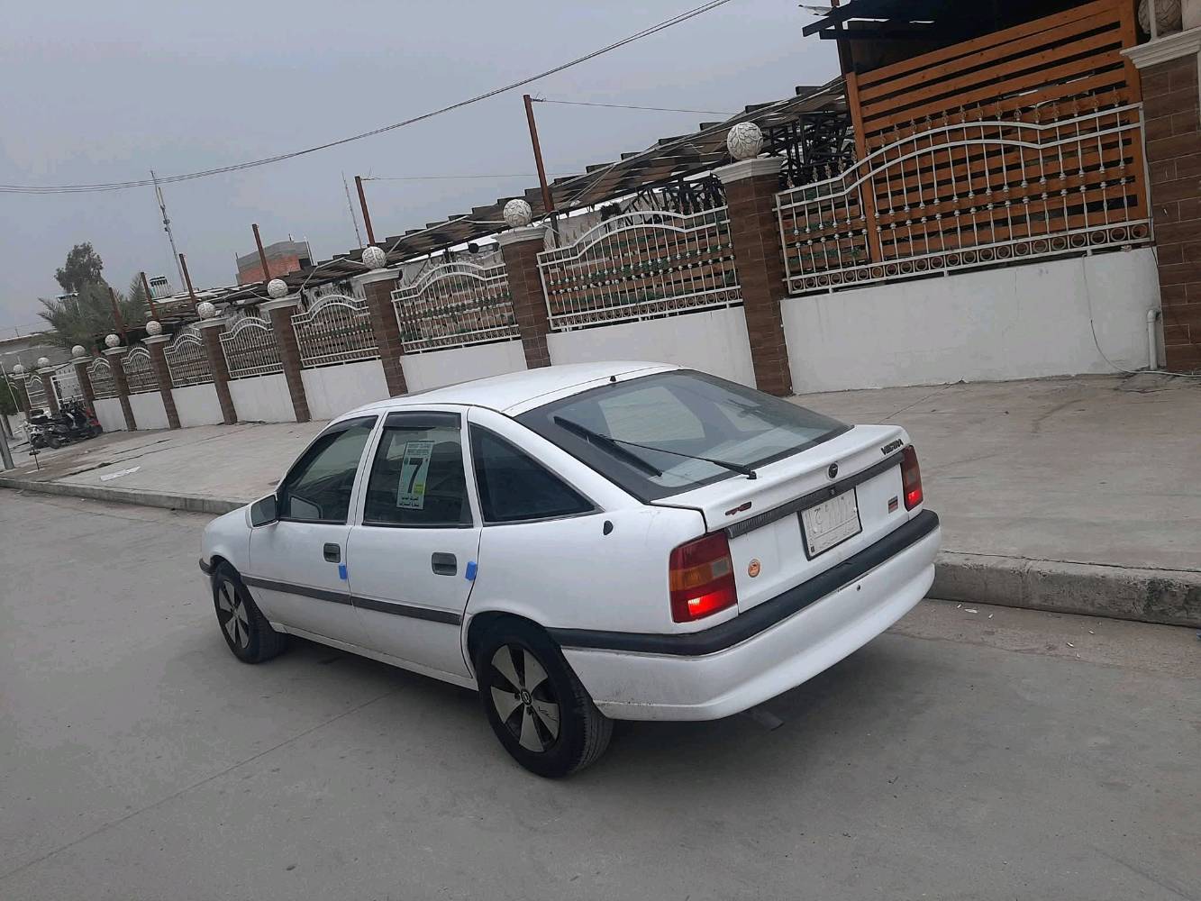 فكترا موديل ٩٢ فوول محرك حجم 18 ( كير اتوماتيك ) محرك وكير بشرط ستيرن بور جامات كهرب ( تبريد شغال ) طخم امامي وخلفي جديد مسجل شاشة كاميرا خلفي طخم ويل كب ( كابون بانزين ) رقم نينوى الماني سنوية عظم مشروع وطني تحويل بشرط السعر60 $ قفل الماشراي لايكسر بسعرو 