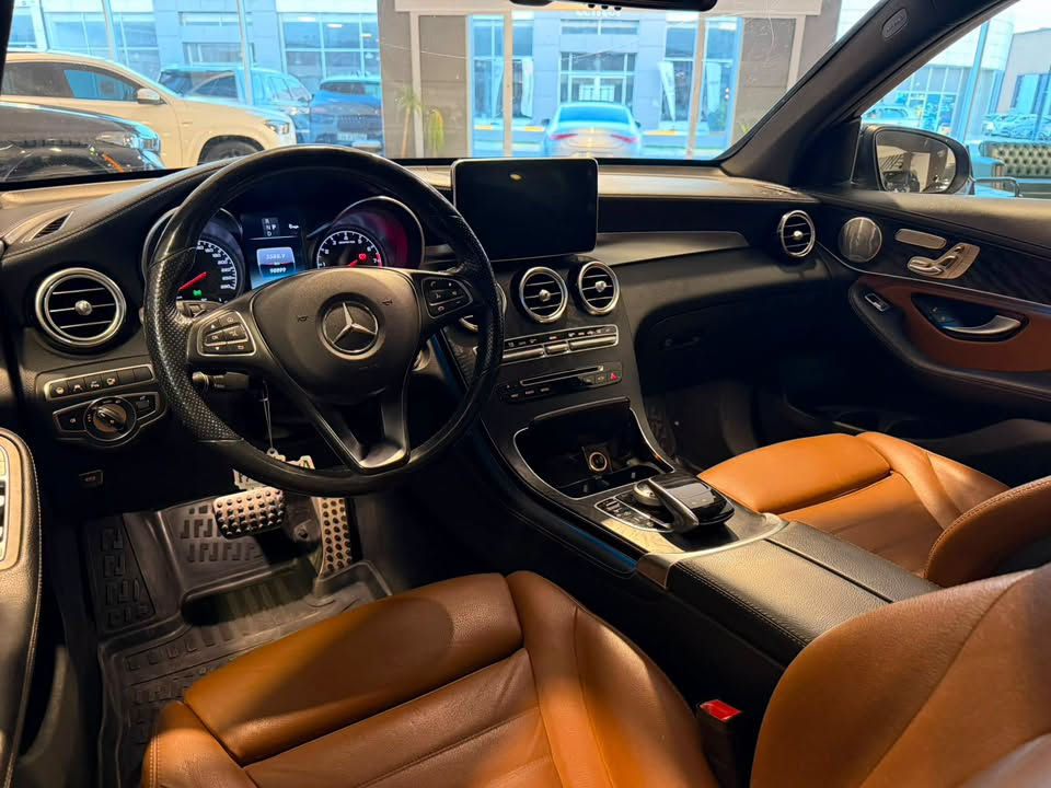 السلام عليكم
للبيع فقط
مارسدس GLC 43 AMG 
محرك 6 سلندر بي توربو موديل 2019 ماشي 98 الف كيلو
فول الفول 4 فصوص
بانوراما وجكات وكامرات 360 درجه وحساسات ورادارات وبصمات وكشنات رياضيه جلد وخزن وتدفئة وصندوك كهرباء وصوت صالنصة رياضي وبعد كلش هوايه مواصفات )
السياره وارد امريكي بدون صبغ او تبديل او ايرباك فقط بالتاير و گير ومكينه بشرط  ورقم الشاصي بالصور

السيارة مرقمه وجاهزه
السعر : 265 $ ورقه 
للأستفسار:***********
العنوان:السليمانية المعارض الجديده معرض (الجاف)
