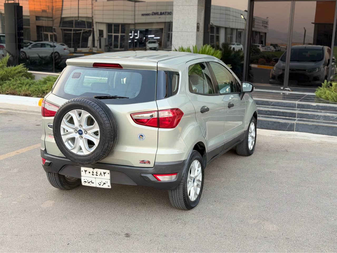 ford Eco sport 2016
فۆرد ئیكۆ سپۆرت مۆدێل ٢٠١٦ به‌س بۆنیت بۆیاخ  بێ ناو گرتن مه‌كینه‌و گێر به‌ شه‌رت نه‌كراوه‌ته‌وه‌ مه‌كینه‌ بێ تۆربۆ مه‌رخوب جام كاره‌با گێر ئۆتۆماتیك شاشه‌ گه‌وره‌ خلیجی ٥٩ هه‌زار رۆشتوه‌ بێ ته‌قه‌و ره‌قه‌ 
***********
شوێن سلیمانی السليمانية, العراق
