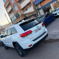 للبيع جيب لاريدو 2019خليجي مواصفات فتحه وحساس امامي حساس خلفي زراك لاي...