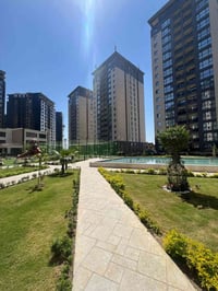 ١٤٠م • غرفتين • مطبخ