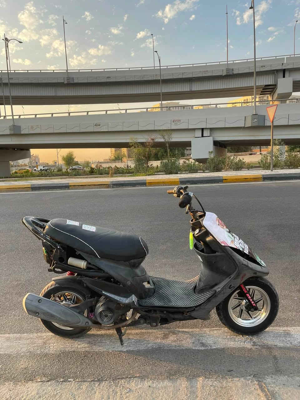 سلام عليكم ماكس مال لعب بلاديه خير من الله كلج خلفي رياضي بيه قطره مال دهن نقصه شخاطه مال سلف فقط 
السعر ٤٥٠وبيه مجال قليل مكاني الدوره متواجد وتساب 
أو خاص عل رصيد مو شغال الرقم ***********
