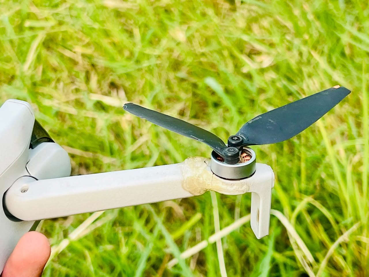 🚁 للبيع درون DJI Mini 3 عادي

📍 المكان: دوانية – عفك

الدرون بحالة جيدة، لكن بيه كسر بأحد الأجنحة ومصمّغ، ومذكور هذا الشي حتى يكون البيع واضح وكلشي موضح ب صور 

📸 مناسب للتصوير والاستخدام الشخصي.

السعر :900وبيها مجال 

📞 للتواصل والاستفسار:

***********
